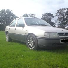 Opel VECTRA A  solgt!!