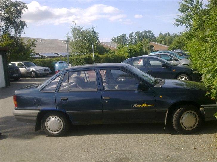 Opel Kadet Fun Sedan E billede 1
