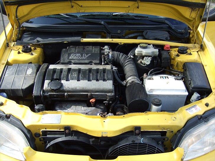 Peugeot 106 GTi (TOTALSKADET) billede 4
