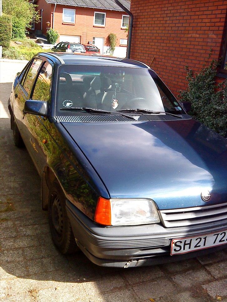 Opel Kadet Fun Sedan E billede 7