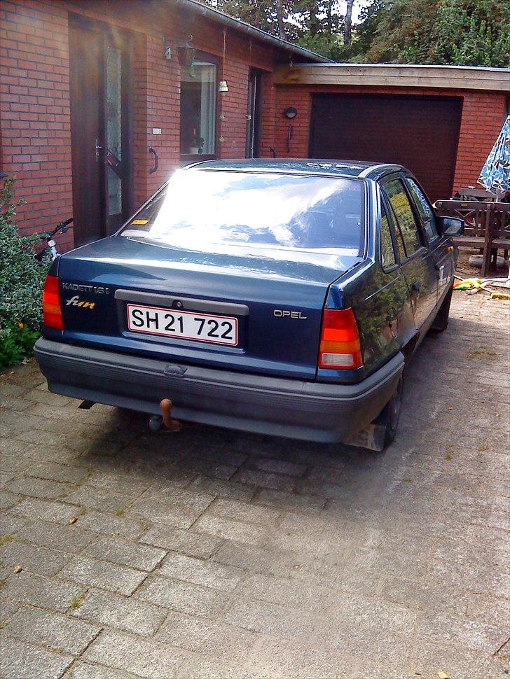 Opel Kadet Fun Sedan E billede 8