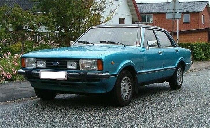 Ford Taunus 2.3 Ghia SOLGT - Som vognen så ud, da jeg købte den...... Flot på 10 m. afstand, og med lidt uoriginalt kølergitter m.m..... Men med en rigtig god substans, der var værd at bygge videre på.... billede 19