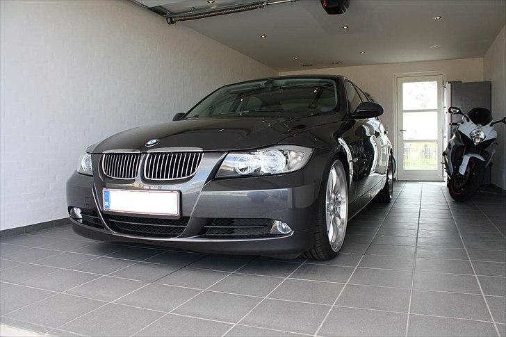 BMW 325i E90 KONEBIL SOLGT billede 13