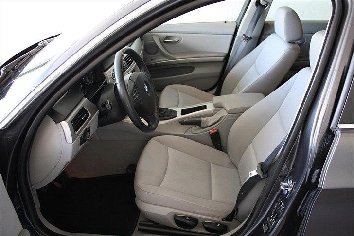 BMW 325i E90 KONEBIL SOLGT billede 16