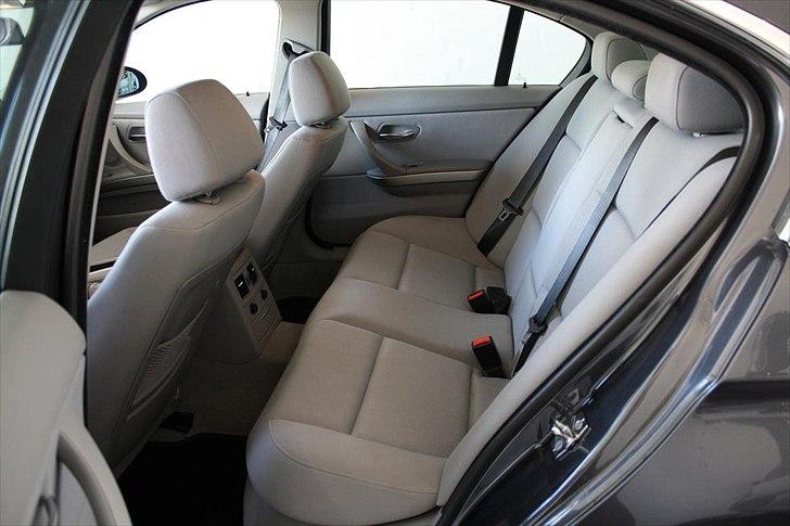 BMW 325i E90 KONEBIL SOLGT billede 17
