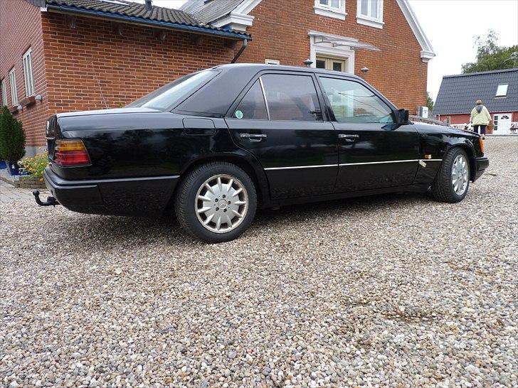 Mercedes Benz 250 D SOLGT - så blev den sku os malet. lækkert billede 16