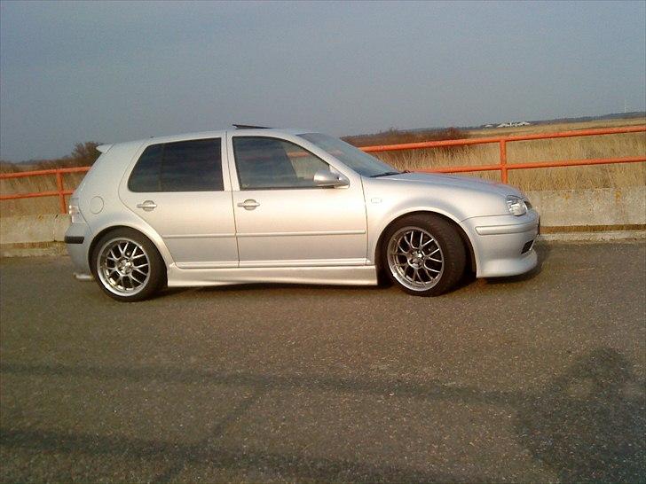 VW GOLF 4  billede 3