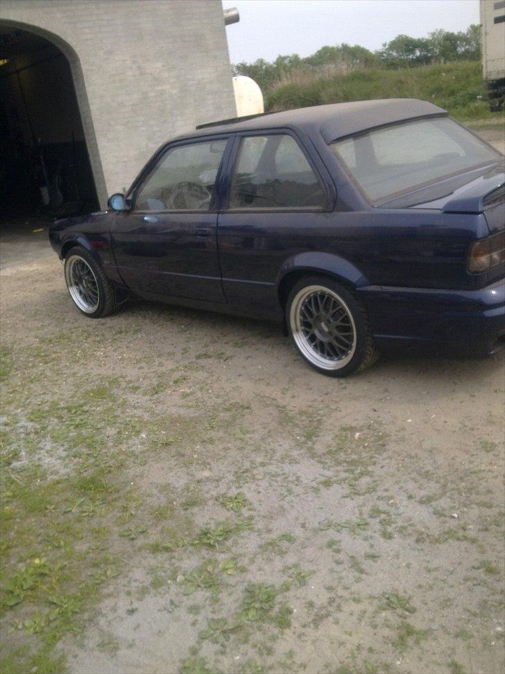 BMW E30 billede 3