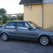 BMW E30 325 M-Tech2