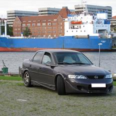 Opel Vectra totalsmadret