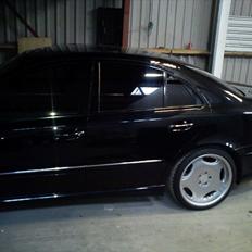 Mercedes Benz E 420 CDI V8 AMG 