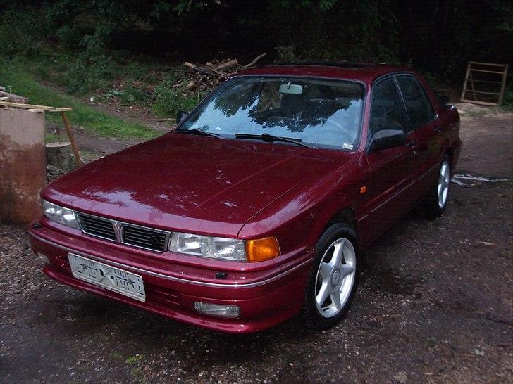 Mitsubishi Galant 2,0 solgt  billede 1