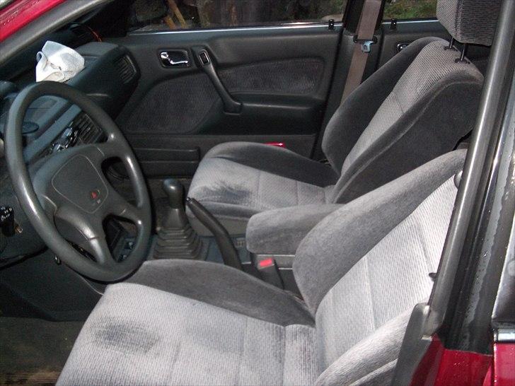 Mitsubishi Galant 2,0 solgt  billede 7