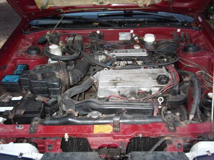 Mitsubishi Galant 2,0 solgt  billede 9