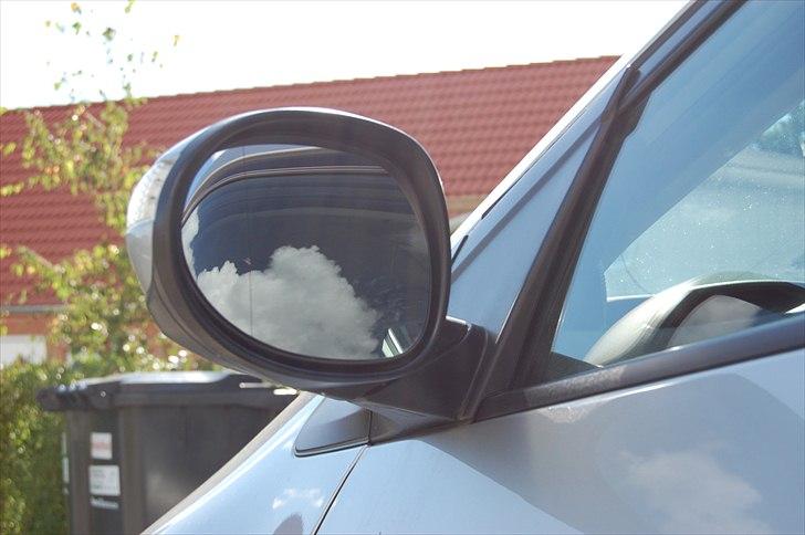 Honda Civic 2,2 I-CTDI - Spejlene som elektronisk kan klappes ind. billede 2