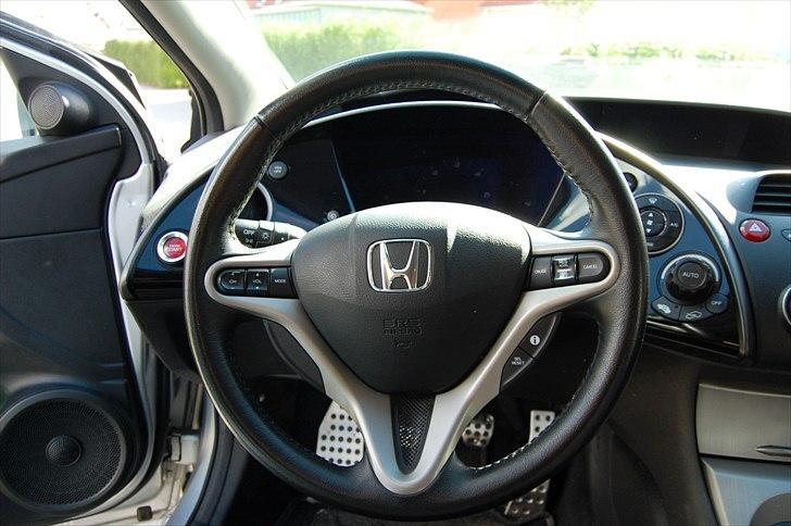 Honda Civic 2,2 I-CTDI - Rat-betjent radio og fartpilot billede 7