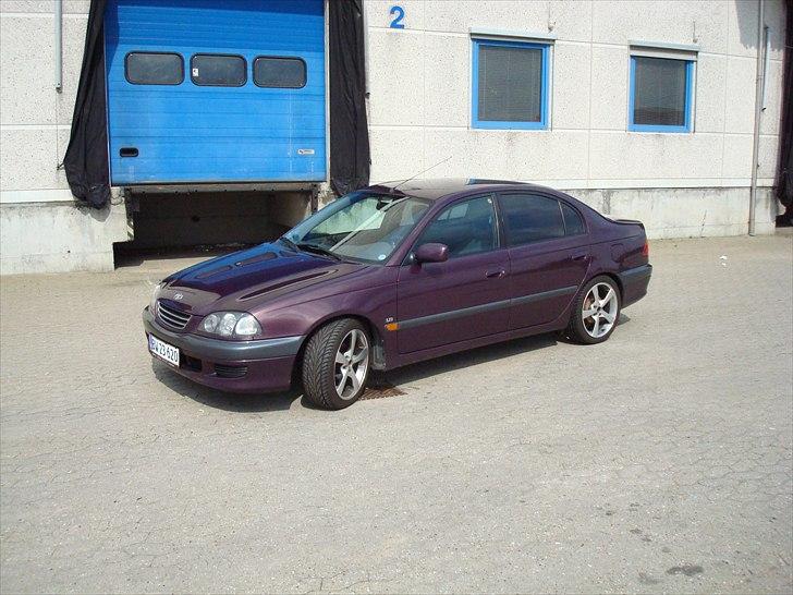 Toyota Avensis 1,8 Luna billede 2