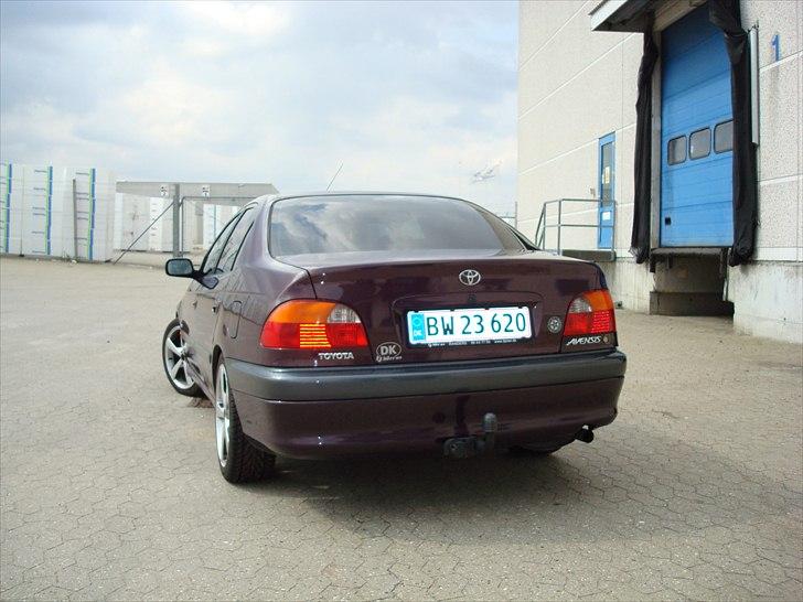 Toyota Avensis 1,8 Luna billede 3