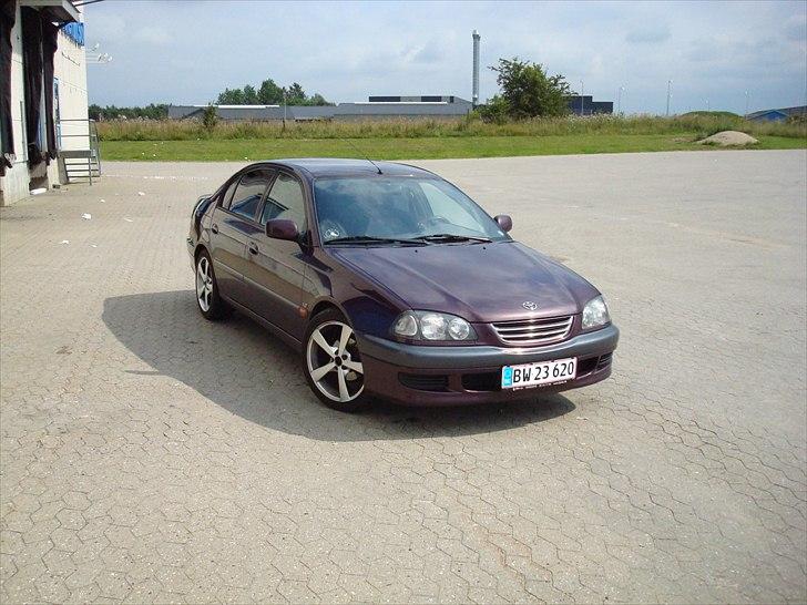 Toyota Avensis 1,8 Luna billede 4