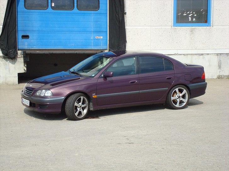 Toyota Avensis 1,8 Luna billede 5