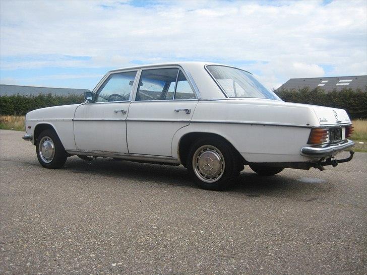 Mercedes Benz               240D-8 W115 billede 5