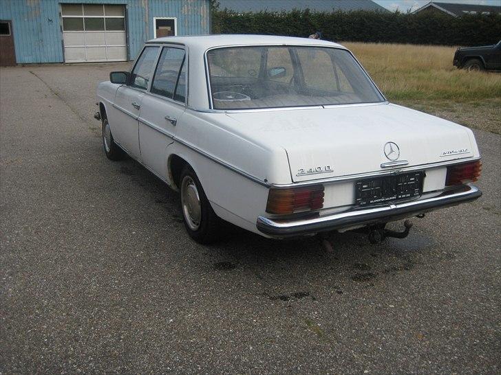 Mercedes Benz               240D-8 W115 billede 6