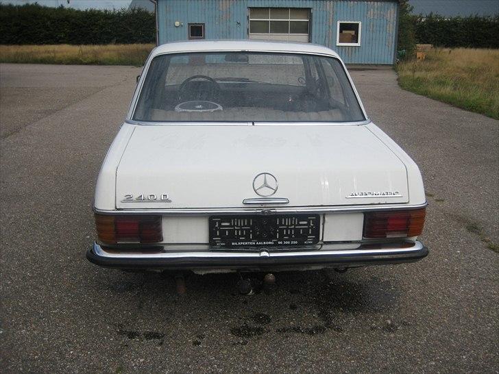 Mercedes Benz               240D-8 W115 billede 7