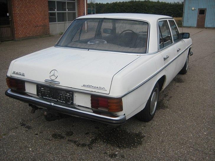 Mercedes Benz               240D-8 W115 billede 8