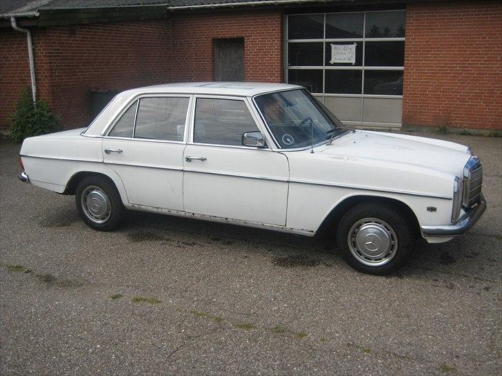 Mercedes Benz               240D-8 W115 billede 11