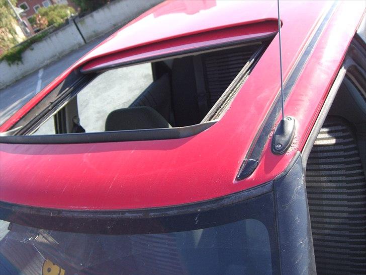 Mazda 323f 1,8 GT (Solgt) billede 4