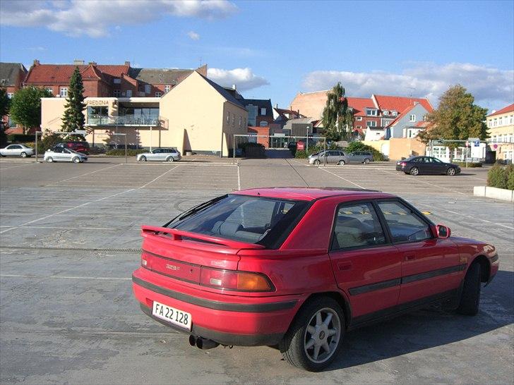 Mazda 323f 1,8 GT (Solgt) billede 7