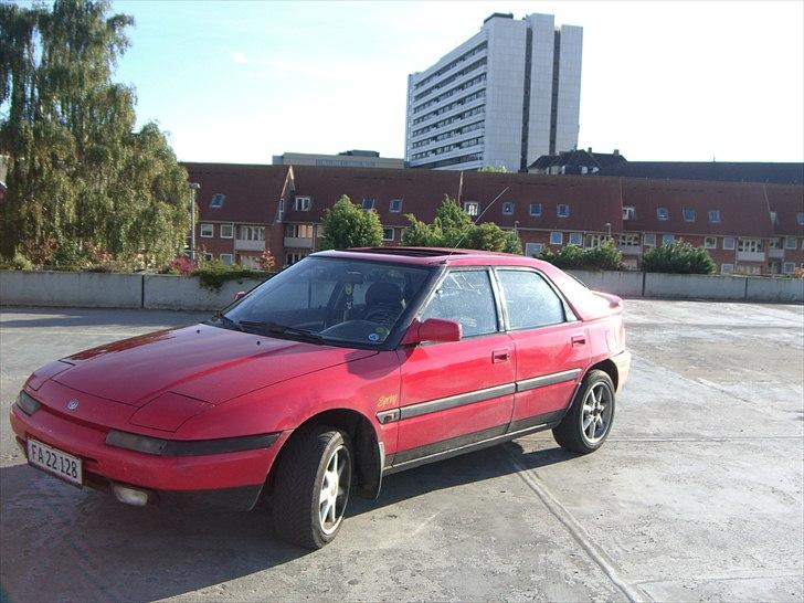 Mazda 323f 1,8 GT (Solgt) billede 9
