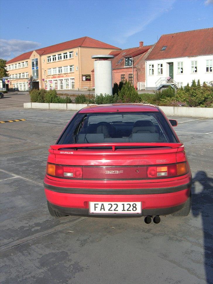 Mazda 323f 1,8 GT (Solgt) billede 10