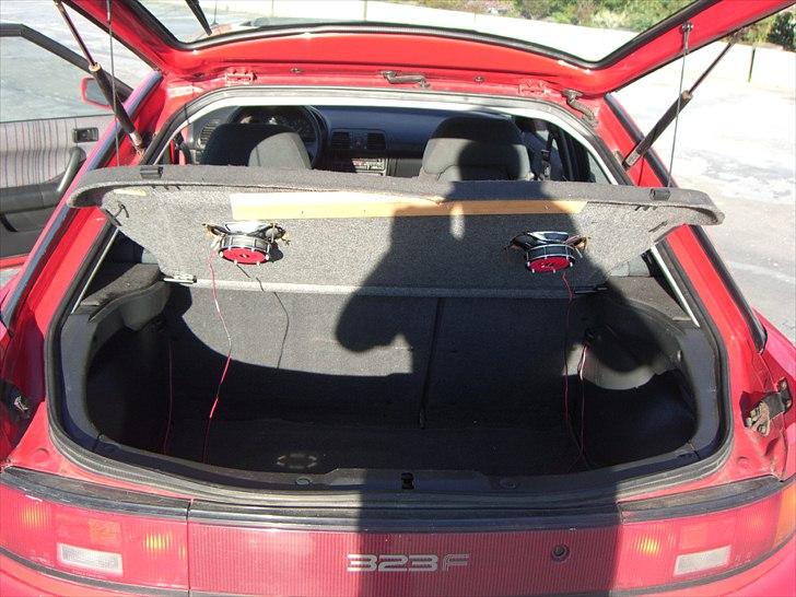 Mazda 323f 1,8 GT (Solgt) billede 11