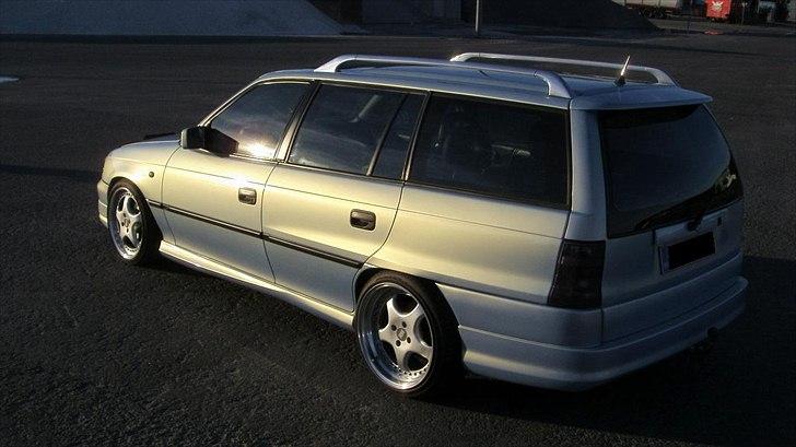 Opel Astra Caravan stc. SOLGT billede 3