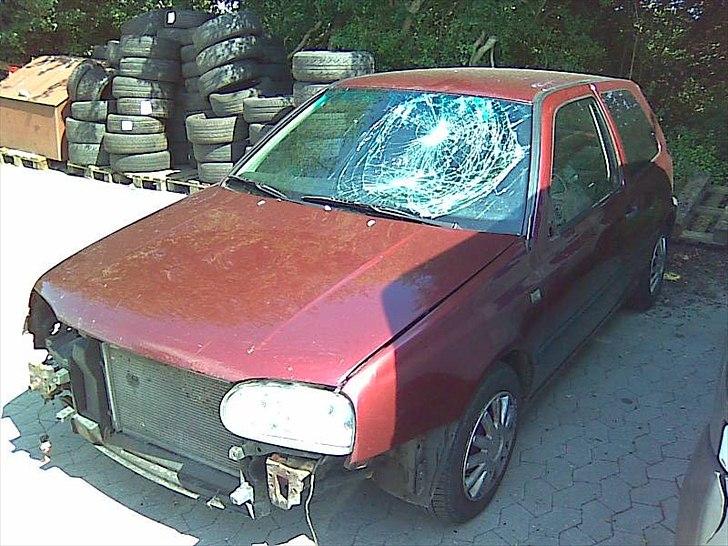 VW golf 3 - R I P er total skadet billede 12