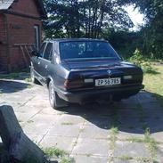 BMW E28  520I 
