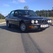 BMW E28  520I 