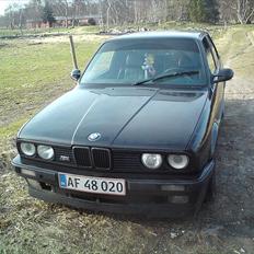 BMW e30 320i /2,7 eta SOLGT