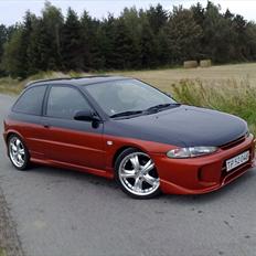 Mitsubishi colt '''Mitsu''' ( DØD )