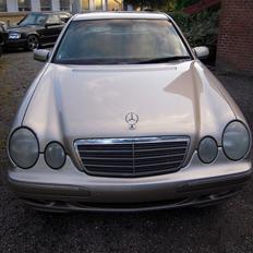 Mercedes Benz E320 CDI aut solgt