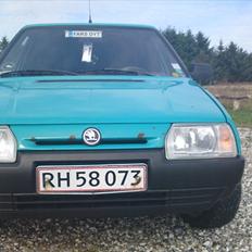 Skoda favorit 135 1,3 karbu.