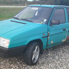 Skoda favorit 135 1,3 karbu.