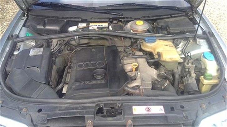 Audi A4 LIMOUSINE 1,8T SOLGT billede 3