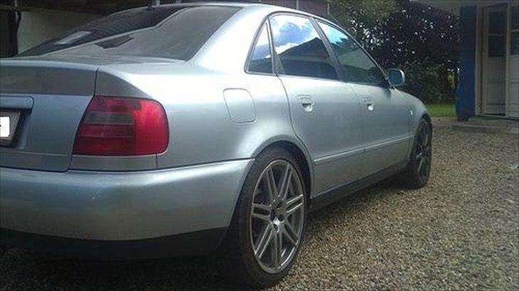 Audi A4 LIMOUSINE 1,8T SOLGT billede 9