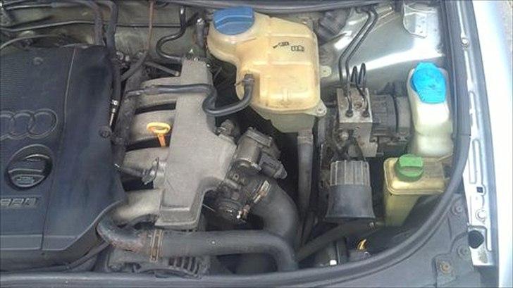 Audi A4 LIMOUSINE 1,8T SOLGT billede 15