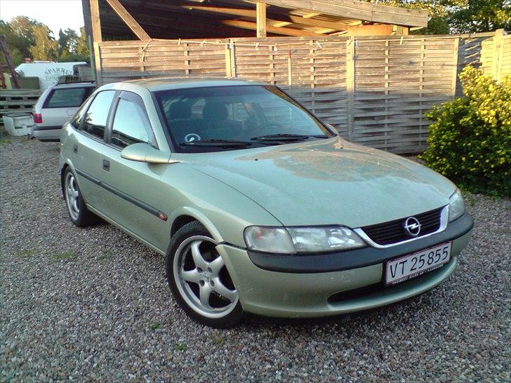 Opel Vectra B SOLGT billede 2