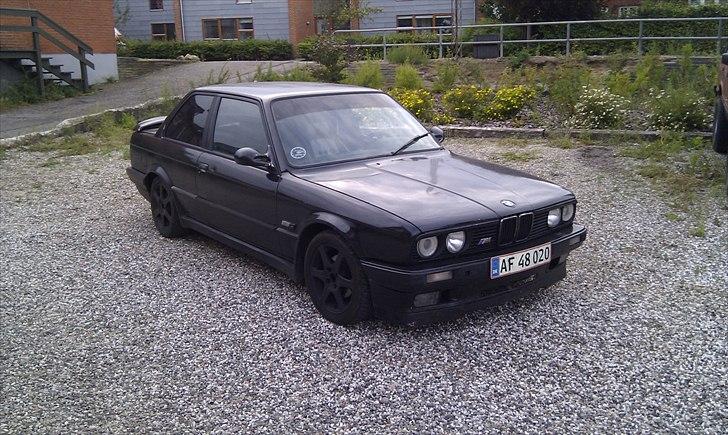 BMW e30 320i /2,7 eta SOLGT billede 2