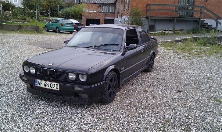 BMW e30 320i /2,7 eta SOLGT billede 6