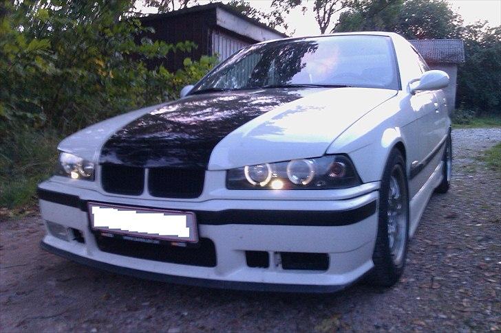 BMW E36 320i [SOLGT] billede 1